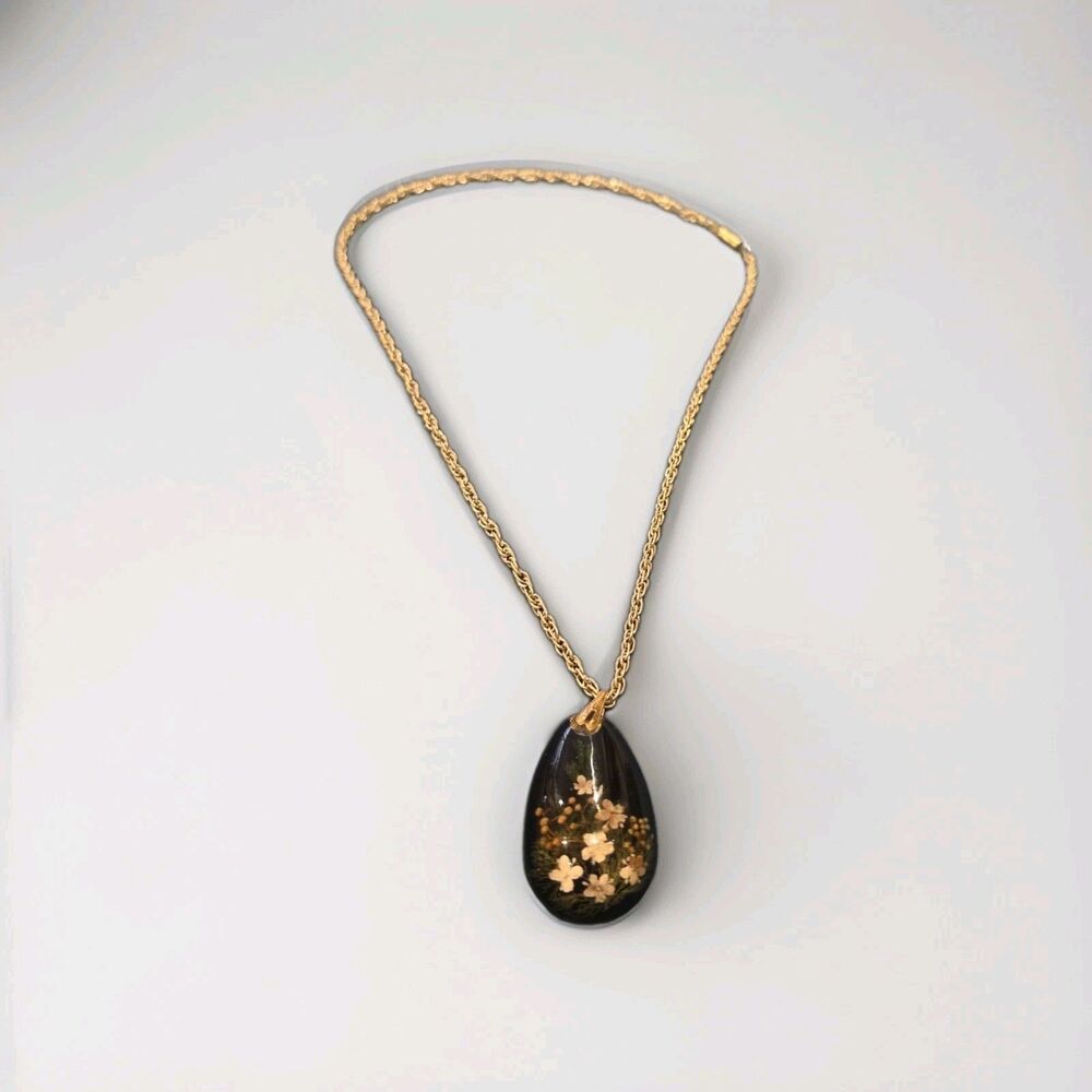 Vintage Gold Tone Rope Chain Necklace Dark Lucite Teardrop Dried Flower Pendant